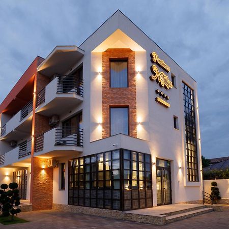 Pensiunea Natalya Bacău Exterior foto